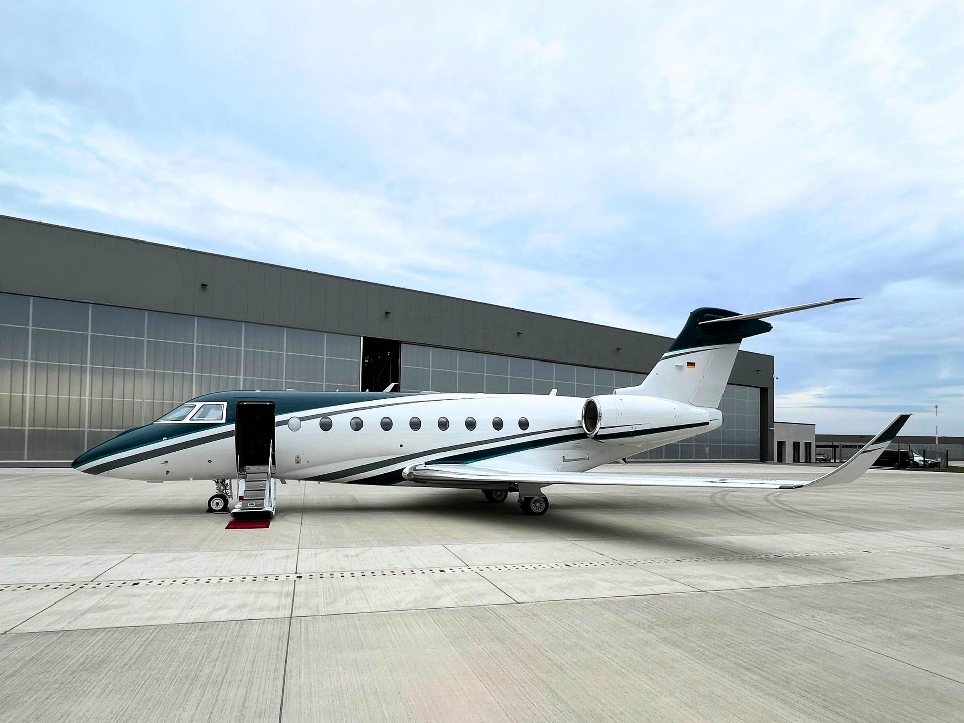 DC Aviation Gulfstream G280