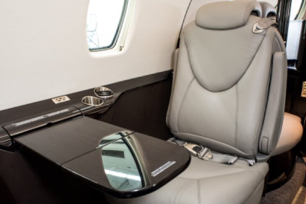 Cessna Citation XLS+ Sitz mit ausklappbaren Tisch