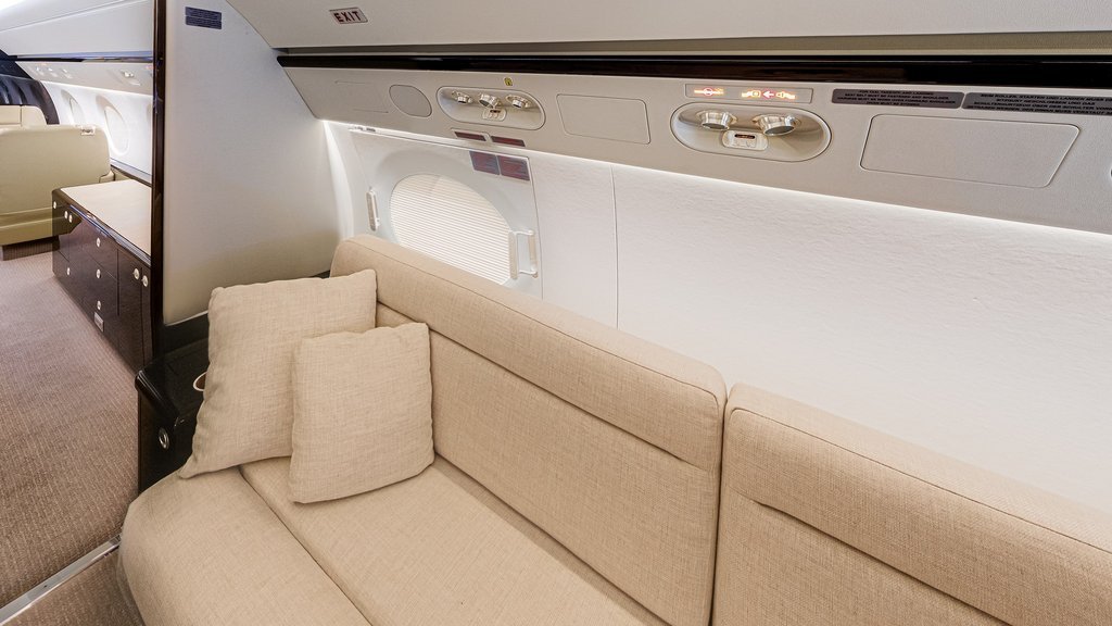 Gulfstream G550 Sofa