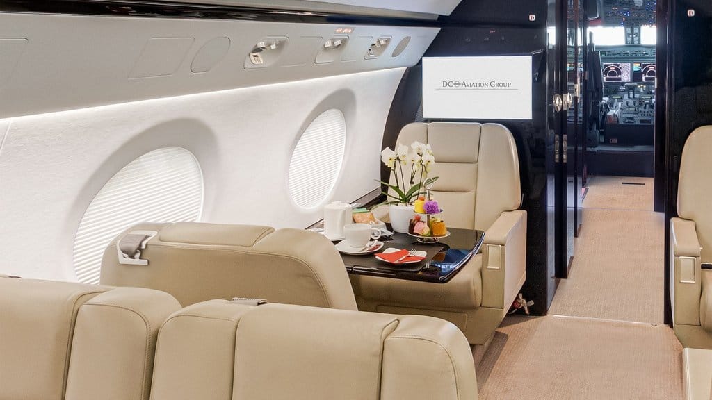 Gulfstream G550 Sessel mit Tisch